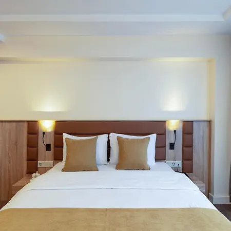 Roys & 4* Istanbul