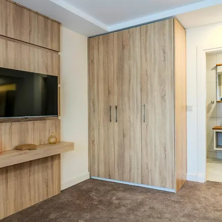 Hotel Roys & 4*