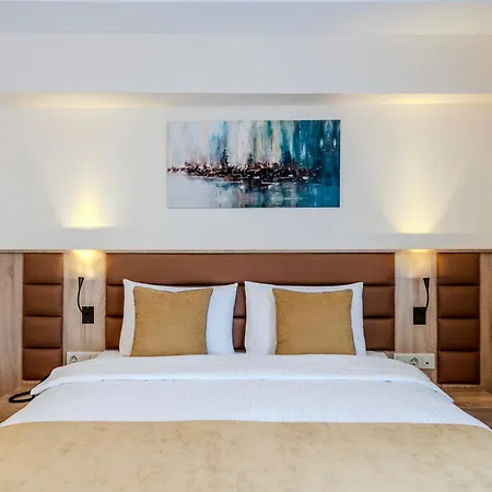 Roys & 4* Istanbul