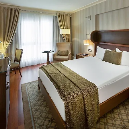 Titanic City Taksim Hotel