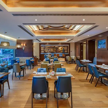 Titanic City Taksim 4*
