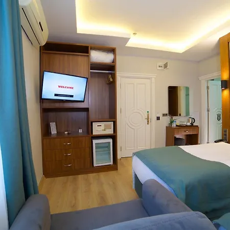 Black Tulip Hotel