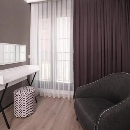 Hotel Etiz & Residences *