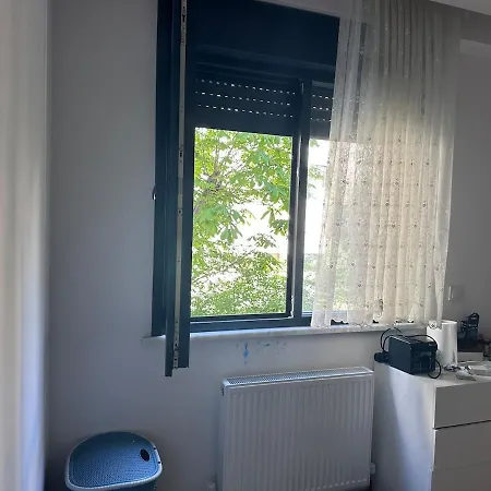 Apartment And Guide Service For Ladies Spacious 1