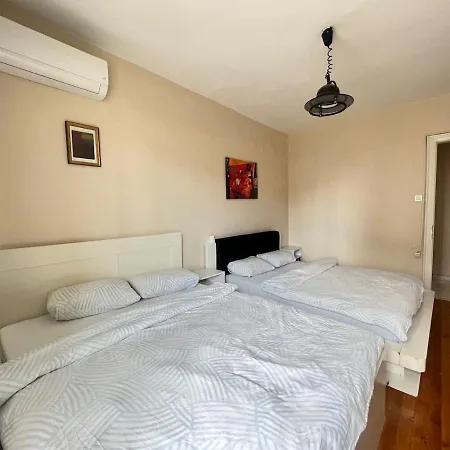 Appartement Two Flats With 6br, 4ba Istambul
