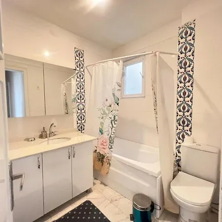 Two Flats With 6br, 4ba Appartement *