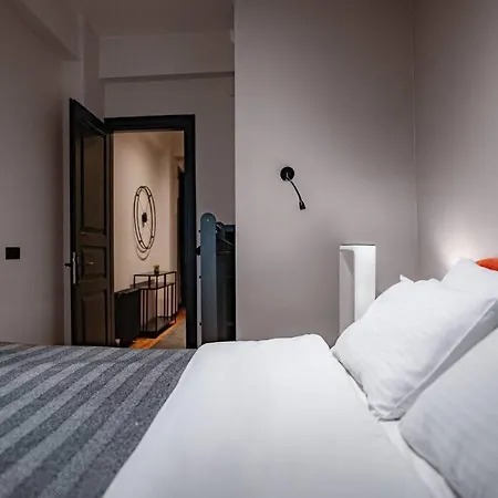 Apartamento Spacious And Stylish 3br W Private Garden Estambul
