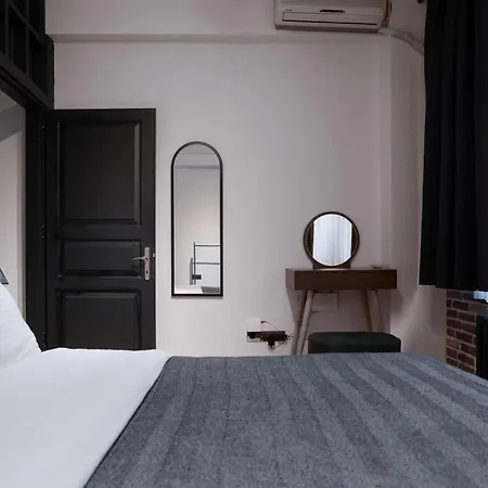 Spacious And Stylish 3br W Private Garden Apartamento *