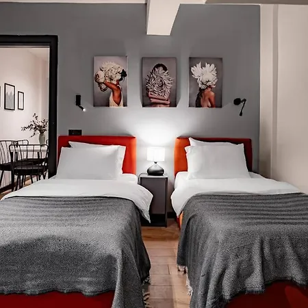 Spacious And Stylish 3br W Private Garden Estambul