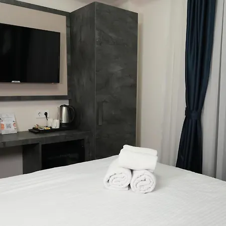Otel Lenus 3*