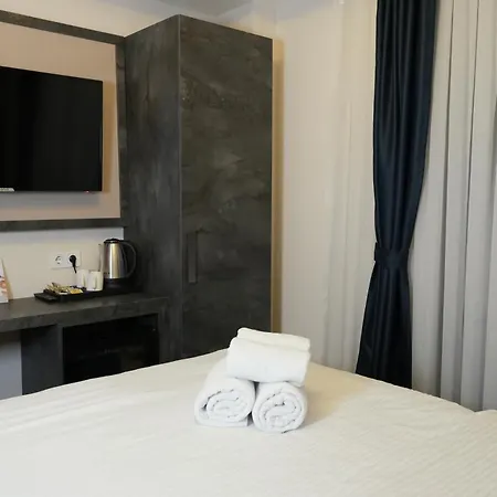 Otel Lenus 3*