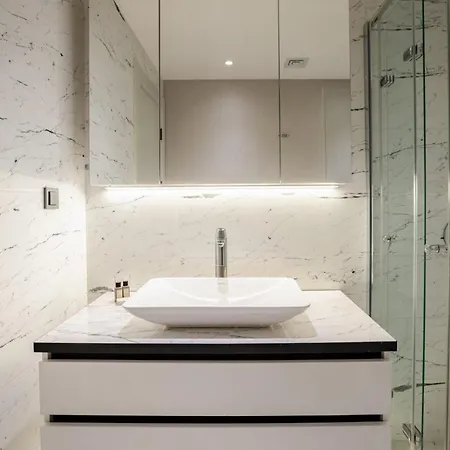 Gorgeous Modern 1bd Views W Poolgym! #255 شقة *