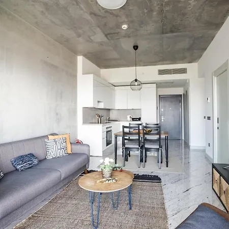 Gorgeous Modern 1bd Views W Poolgym! #255 شقة