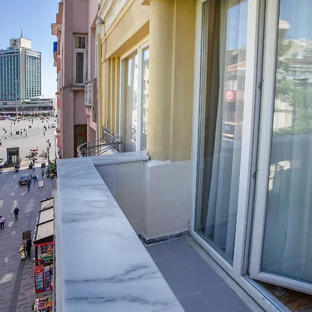 Taksim Square House Apartament