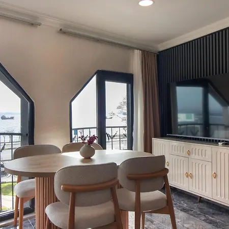 Luxurious & Elegant 2br W Stunning Views Daire İstanbul