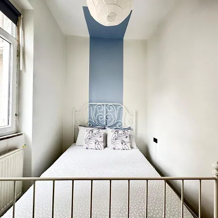 High Ceiling Cozy With 3 Bedroom Beyoglu Appartement Istambul