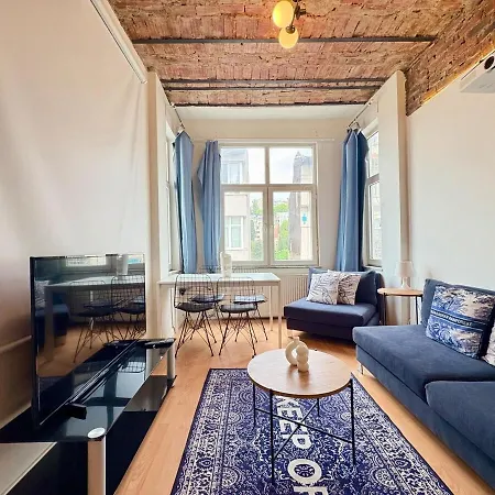 Appartement High Ceiling Cozy With 3 Bedroom Beyoglu Istambul