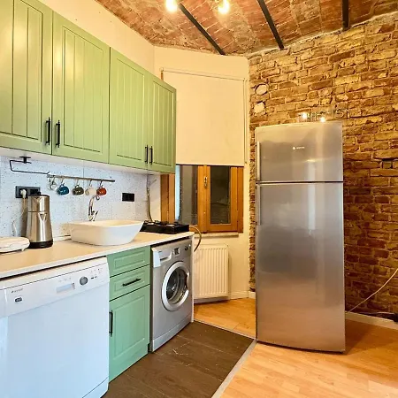Appartement High Ceiling Cozy With 3 Bedroom Beyoglu *