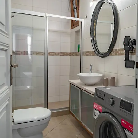 Apartament Stunning And 3br Duplex W Private Terrace Istanbul
