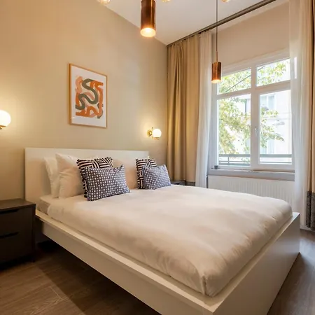 3 Bedrooms - Location- 1st Floor Апартаменты *