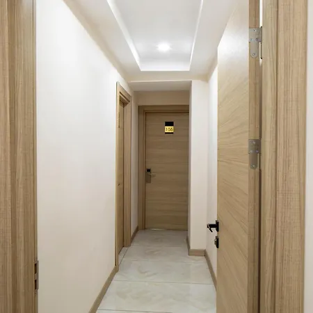 Otel Lenus 3*