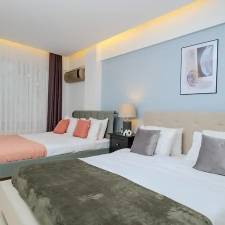 Апартаменты Bosphorus View Gem - 3 Large Bedrooms - 2 Baths & Balcony In Prime Location Стамбул