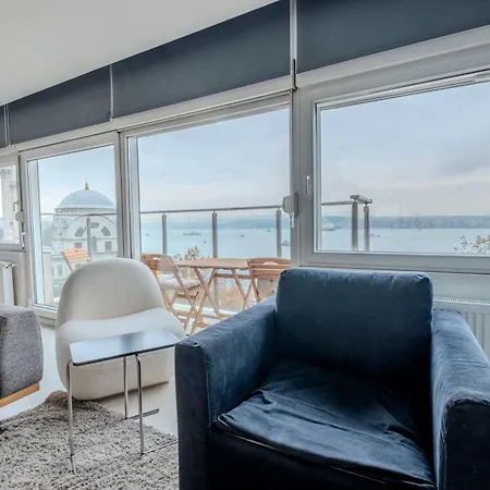 Bosphorus View Gem - 3 Large Bedrooms - 2 Baths & Balcony In Prime Location Апартаменты Стамбул
