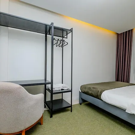 Апартаменты Bosphorus View Gem - 3 Large Bedrooms - 2 Baths & Balcony In Prime Location Стамбул