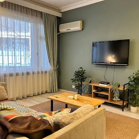 Elegant And Cozy 2br With Balcony Near Taksim * Istambul