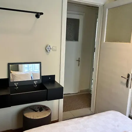 Elegant And Cozy 2br With Balcony Near Taksim Istambul
