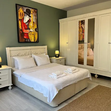 Elegant And Cozy 2br With Balcony Near Taksim *