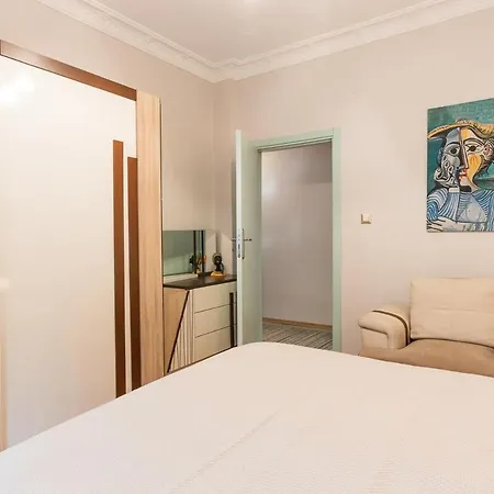 Apartment Stylish 1br Near Taksim & Bosphorus W Great Design Istanbul