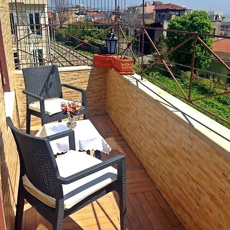 Naz Wooden House Pensjonat Stambuł