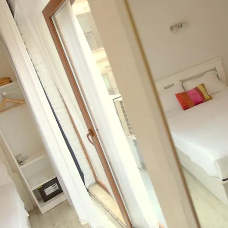 Bed & Breakfast Corner Living Space Istanbul