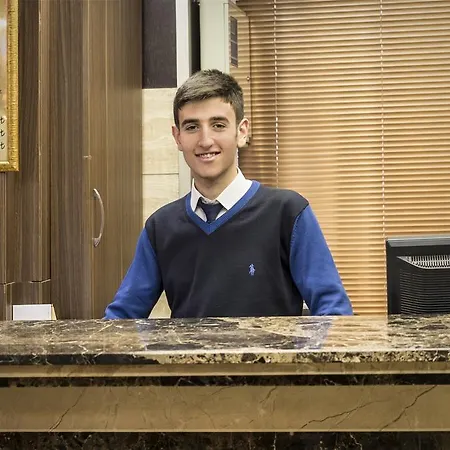 Otel Lal