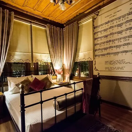 לינה וארוחת בוקר Ottoman By Sera House