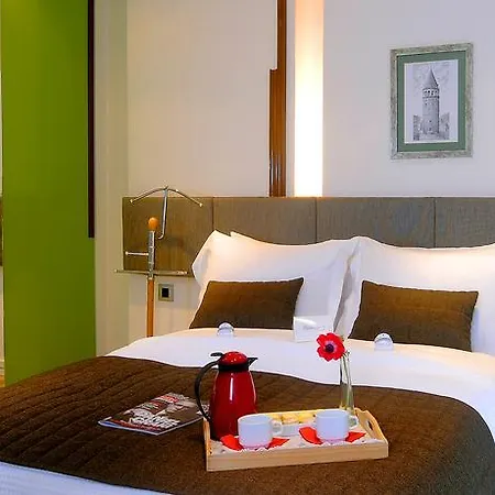 Aura 2* Istanbul