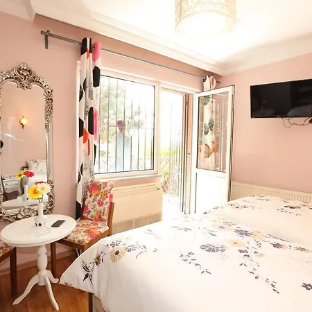 Oda ve Kahvaltı Yesim Suites 3*
