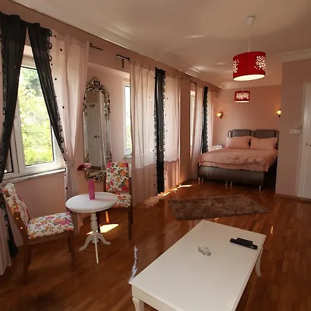 Oda ve Kahvaltı Yesim Suites İstanbul