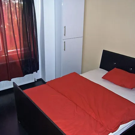 Hostel Rengarenk &