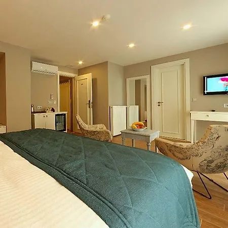 Hotel Taksim Santa Lucia 3*