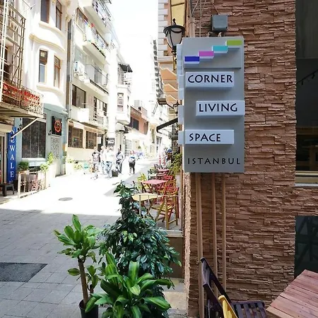 Bed & Breakfast Corner Living Space Istanbul