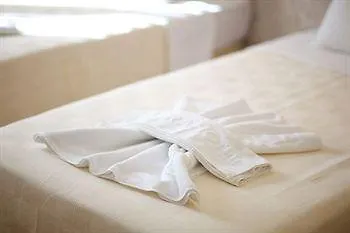 ادورا 3*