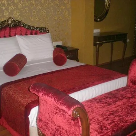 Santa Hill Hotel