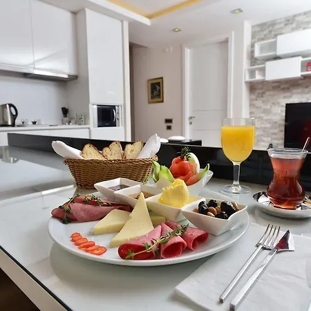 Aura Aparthotel