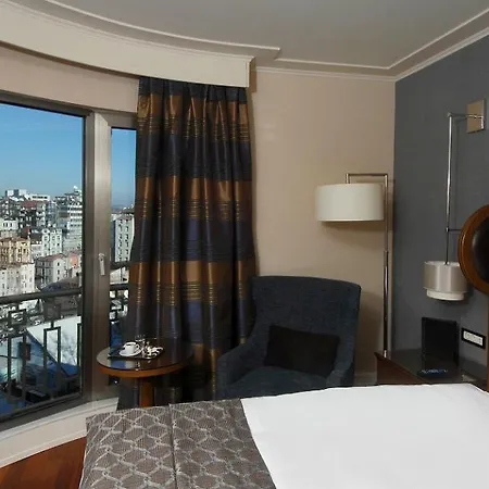 Titanic City Taksim 4*