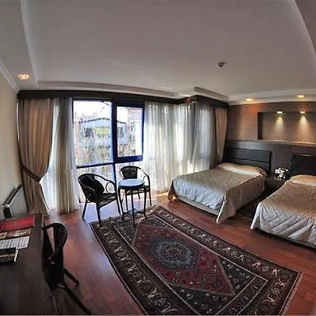 Отель The 3*
