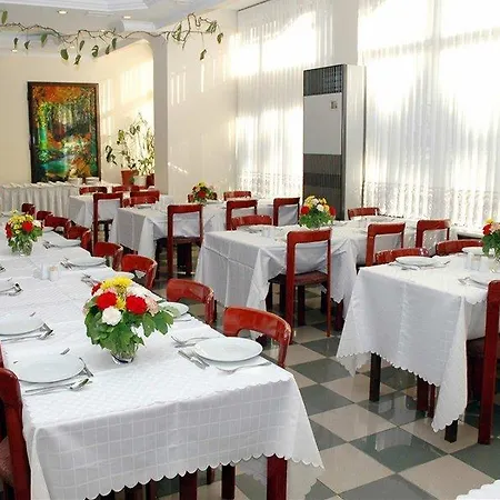 Отель Avlonya 3*