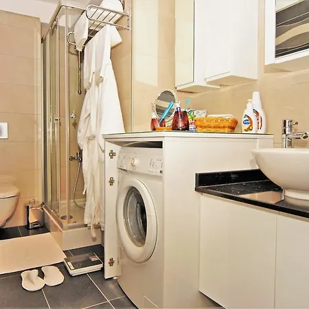 Aura 2* Istanbul