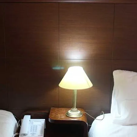 Otel Mono 2*